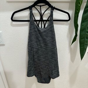 Lululemon tank size 8 free to be like style